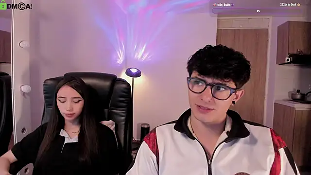 Snapshot of Mikeyvioleta_ chatting on May 2026 08:33:01 AM Mikeyvioleta online show from May 2026 08:33:01 AM