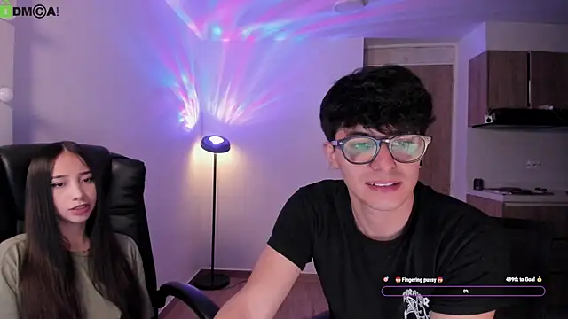 Snapshot of Mikeyvioleta_ chatting on June 2026 09:14:01 AM Mikeyvioleta online show from June 2026 09:14:01 AM
