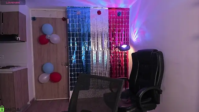 Snapshot of Mikeyvioleta_ chatting on July 2026 08:21:01 AM Mikeyvioleta online show from July 2026 08:21:01 AM