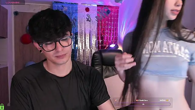 Snapshot of Mikeyvioleta_ chatting on July 2026 09:40:01 AM Mikeyvioleta online show from July 2026 09:40:01 AM