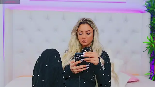 AriannaSins online show from January 2025 07:49:02 PM