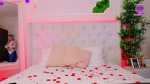 AriannaSins online show from February 2026 01:18:02 PM