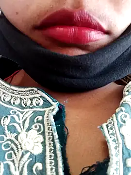 Snapshot of Rajni_chauhan chatting on May 2026 05:04:01 AM Rajni chauhan online show from May 2026 05:04:01 AM