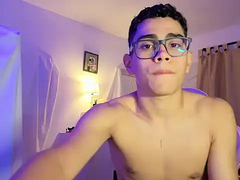 Yamilk101 online show from February 2026 05:22:02 AM