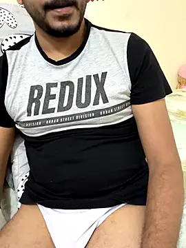 Handsome8677 online show from October 2025 07:54:02 AM