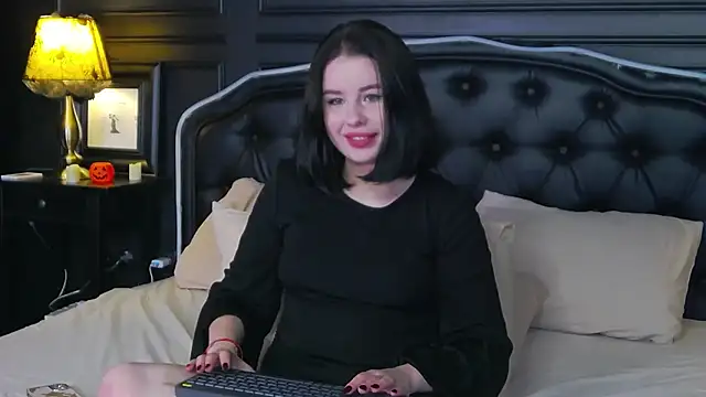 AliceLune online show from November 2025 02:08:02 PM