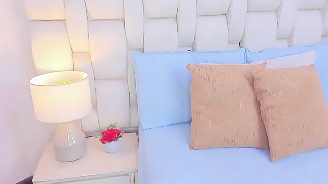 Emilyrios  online show from November 2025 11:45:01 AM