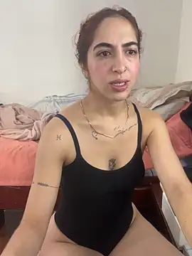 Snapshot of MariamGray1 chatting on May 2026 10:01:02 AM MariamGray1 online show from May 2026 10:01:02 AM