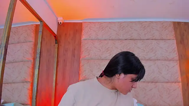 Antonella Russo1 online show from November 2025 01:00:02 PM