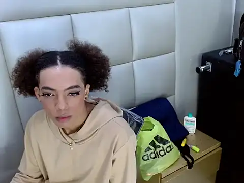 WinnyBarness online show from October 2025 02:34:01 AM