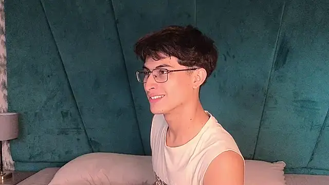 Aaron Eze online show from February 2026 08:31:02 PM