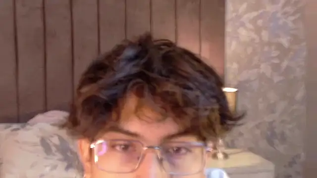 Snapshot of Aaron_Eze chatting on May 2026 02:12:02 PM Aaron Eze online show from May 2026 02:12:02 PM