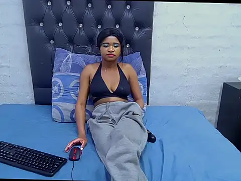 Snapshot of DaisyGirlxx chatting on November 2025 12:17:01 PM DaisyGirlxx online show from November 2025 12:17:01 PM