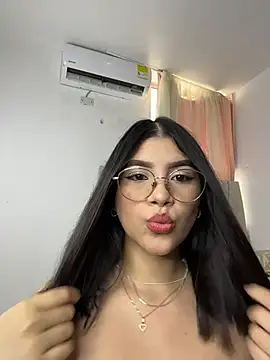 Snapshot of Julietalcl chatting on April 2026 08:15:01 PM Julietalcl online show from April 2026 08:15:01 PM