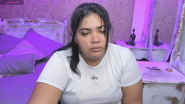 Sara clk online show from April 2026 06:20:01 PM