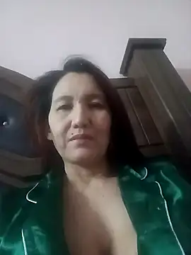 Bigtitsass81 online show from November 2025 05:24:01 PM