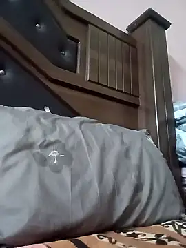 Bigtitsass81 online show from November 2025 08:47:01 PM