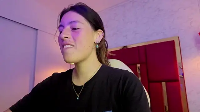 moon winy online show from February 2026 11:48:01 AM