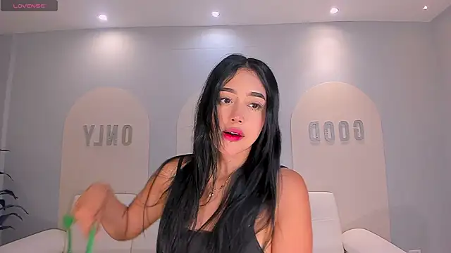 Snapshot of ScarlettBlaze_ chatting on May 2026 12:02:01 PM ScarlettBlaze online show from May 2026 12:02:01 PM