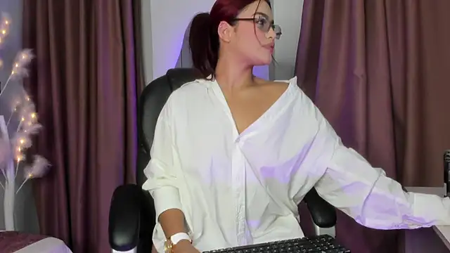 Snapshot of camila__bouzas chatting on March 2026 11:32:02 AM camila bouzas online show from March 2026 11:32:02 AM