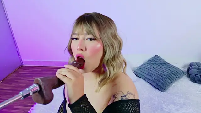 Celesttebloom   online show from October 2025 05:48:02 PM