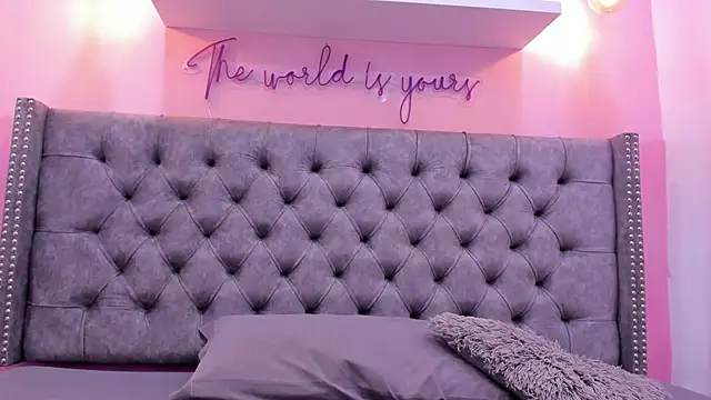 Sophiia 77 online show from February 2026 07:06:01 PM