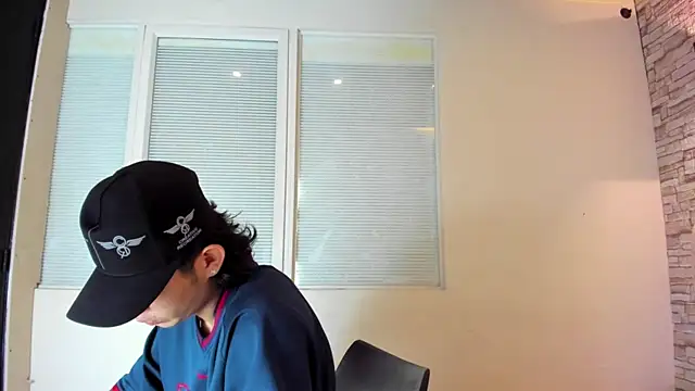 Owenn 17 online show from October 2025 04:12:02 AM