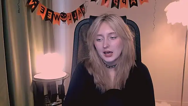 ScarlettScril online show from November 2025 09:20:02 AM