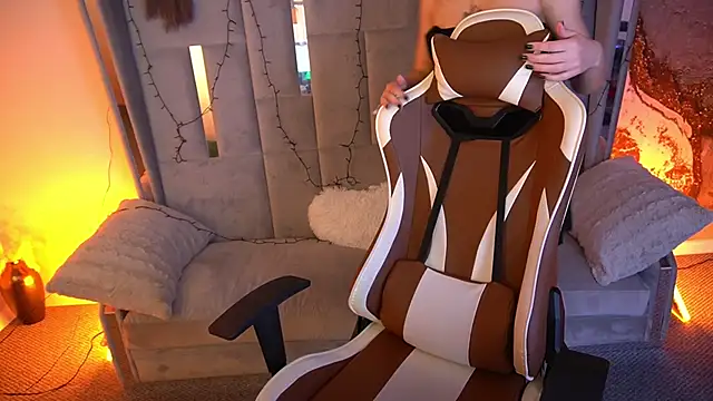 VixenMuse online show from April 2026 07:52:01 PM