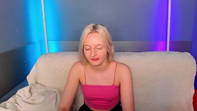 Snapshot of AlessaKiss chatting on May 2026 01:46:01 AM AlessaKiss online show from May 2026 01:46:01 AM
