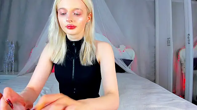 Snapshot of AlessaKiss chatting on June 2026 09:04:02 AM AlessaKiss online show from June 2026 09:04:02 AM