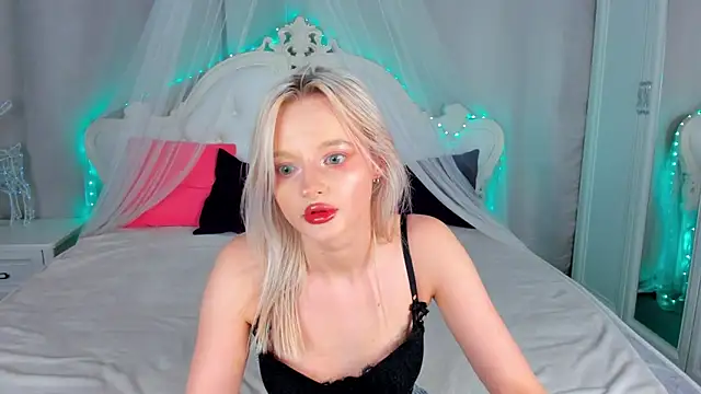 Snapshot of AlessaKiss chatting on June 2026 03:20:02 AM AlessaKiss online show from June 2026 03:20:02 AM
