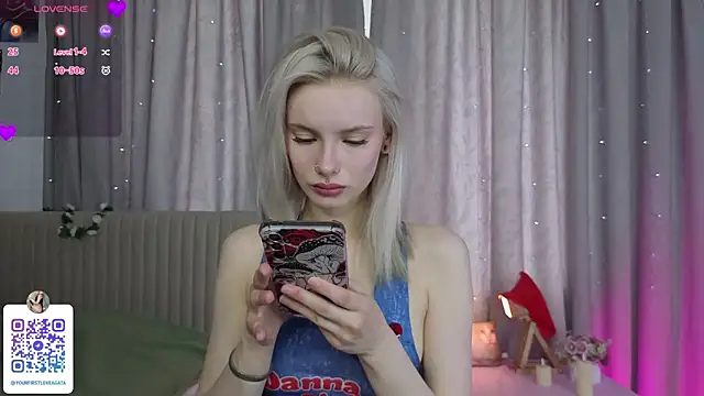 Snapshot of Sunshine_agata chatting on June 2026 04:58:02 AM Sunshine agata online show from June 2026 04:58:02 AM