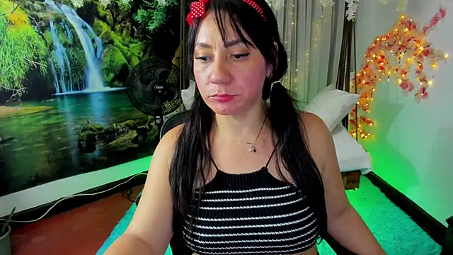 madys hot online show from October 2025 06:06:02 AM