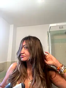 Snapshot of gabriellacali chatting on October 2025 01:12:02 PM gabriellacali online show from October 2025 01:12:02 PM