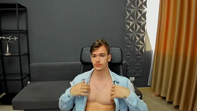 BradyFlint online show from April 2026 04:37:02 AM