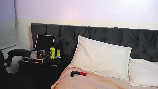 jadeandsamuel online show from October 2025 05:02:02 AM