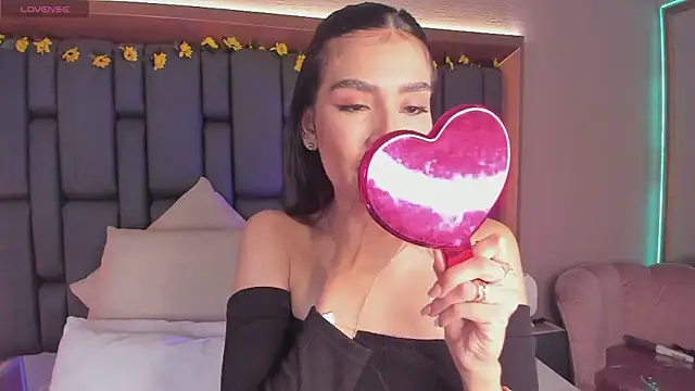 TanyaBello online show from November 2025 01:48:01 PM