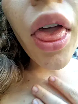 bambiluly online show from November 2025 12:14:02 PM