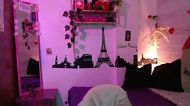 petite coral online show from May 2026 01:11:02 AM