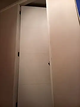 lilivalkova online show from April 2026 02:51:02 AM