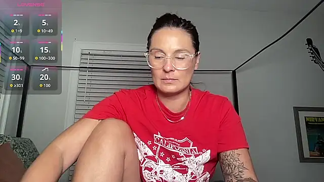 Mandyrheaa online show from November 2025 11:43:01 PM