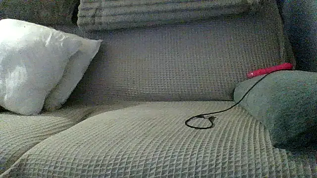 Lolaaa17740 online show from November 2025 06:43:01 PM