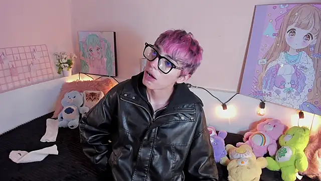 Strawberry Kitty  online show from November 2025 04:11:01 AM