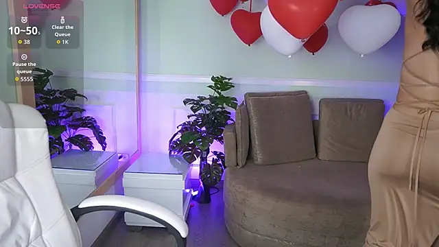 EmilyTurneer online show from February 2026 07:04:01 PM