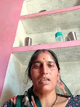 Snapshot of Pooja_shre chatting on May 2026 06:32:01 AM Pooja shre online show from May 2026 06:32:01 AM