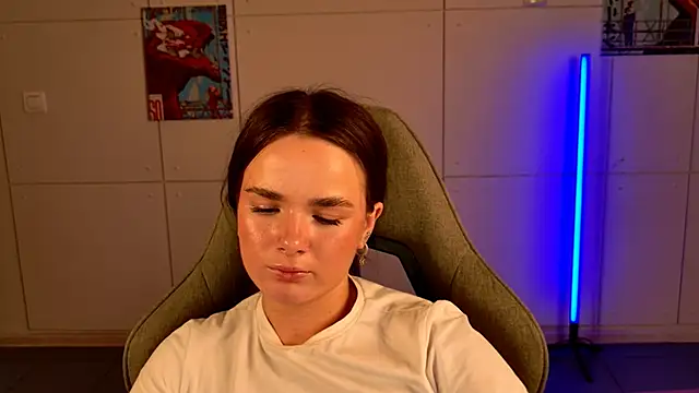 May Bloom online show from October 2025 05:17:01 PM