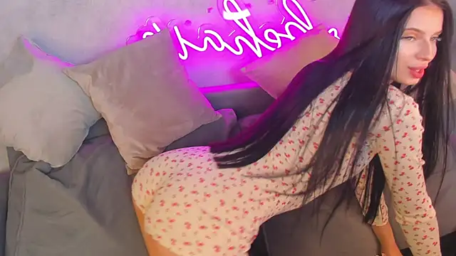 Eva Mayers online show from November 2025 12:42:01 AM