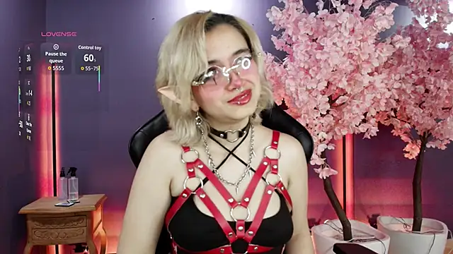 Navier   online show from November 2025 07:56:02 PM