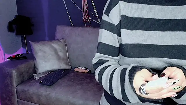 Navier   online show from December 2025 08:40:01 PM